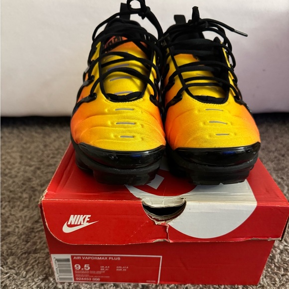 Nike Vapormax Plus “Sunset” - Picture 1 of 6